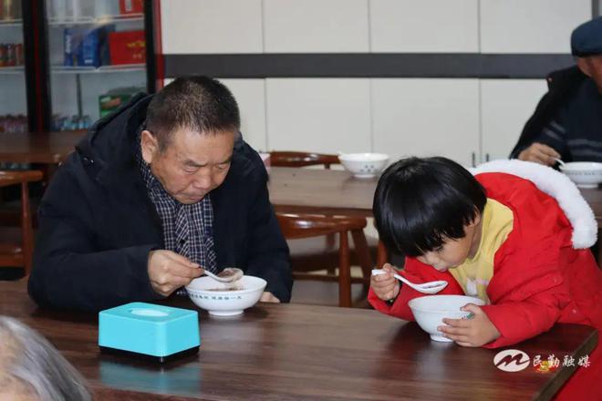 勤 新春序曲悄然奏响麻将胡了腊八粥香飘民